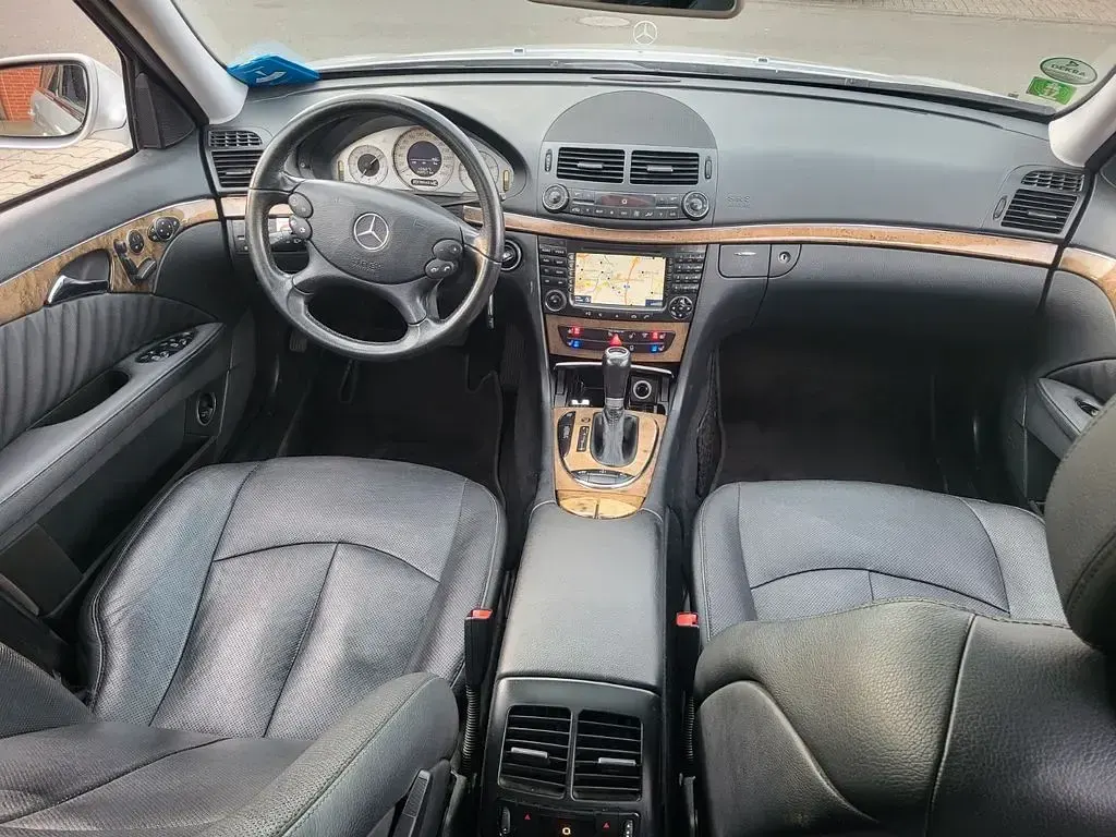 Gebraucht Mercedes E320 Avantgarde 224 PS (164 kW) 2008 Silber Limousine