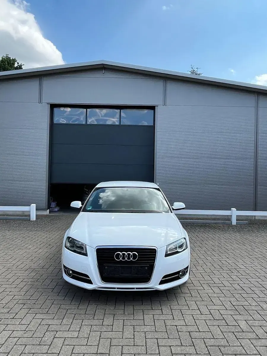 Gebraucht Audi A3 Sportback S-Line 125 PS (91 kW) 2011 Weiß Kleinwagen