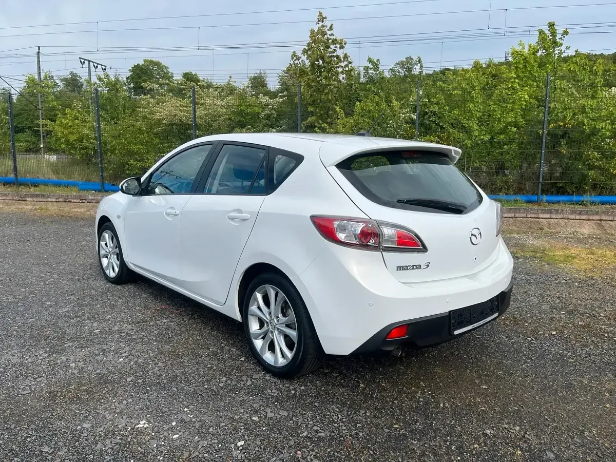 Gebraucht Mazda 3 105 PS (77 kW) 2010 Weiß Limousine