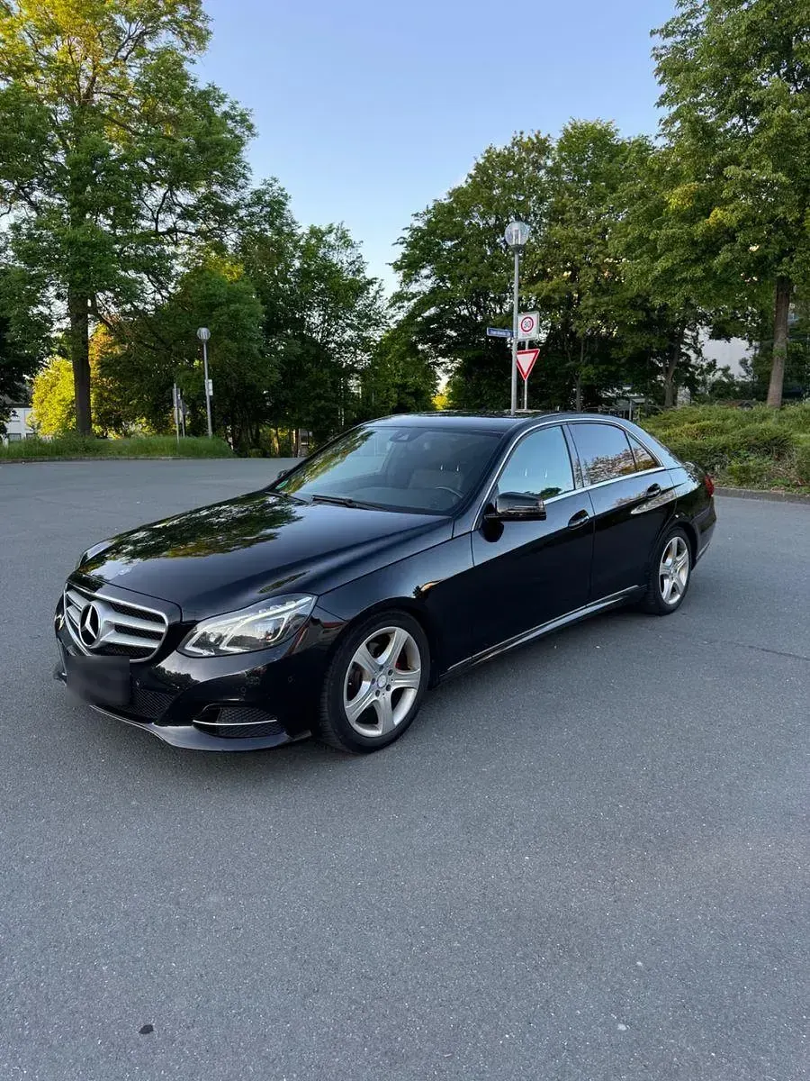 Gebraucht Mercedes E220 170 PS (125 kW) 2013 Schwarz Limousine