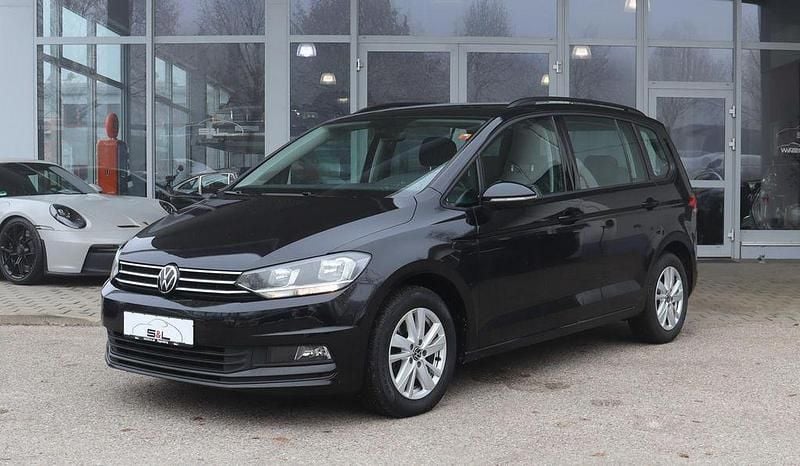 Deep black perleffekt Gebraucht 2022 VW Touran Van / Kleinbus | 21.490 € (Guter Preis) - Bild 1/4