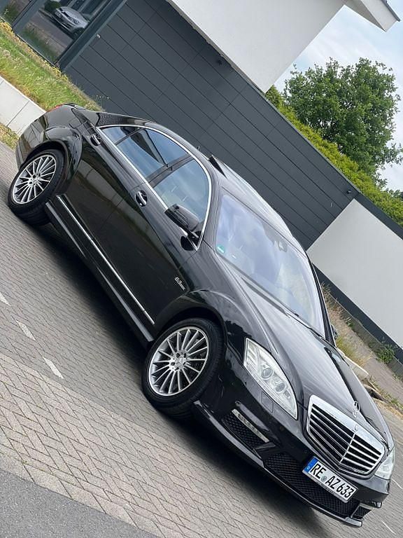 Schwarz Gebraucht 2009 Mercedes S63 AMG AMG Limousine | 29.700 € (Fairer Preis) - Bild 1/4