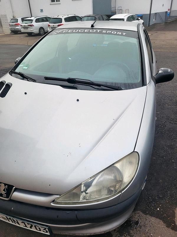 Silber Gebraucht 2001 Peugeot 206 Kleinwagen | 750 € (Guter Preis) - Bild 1/4