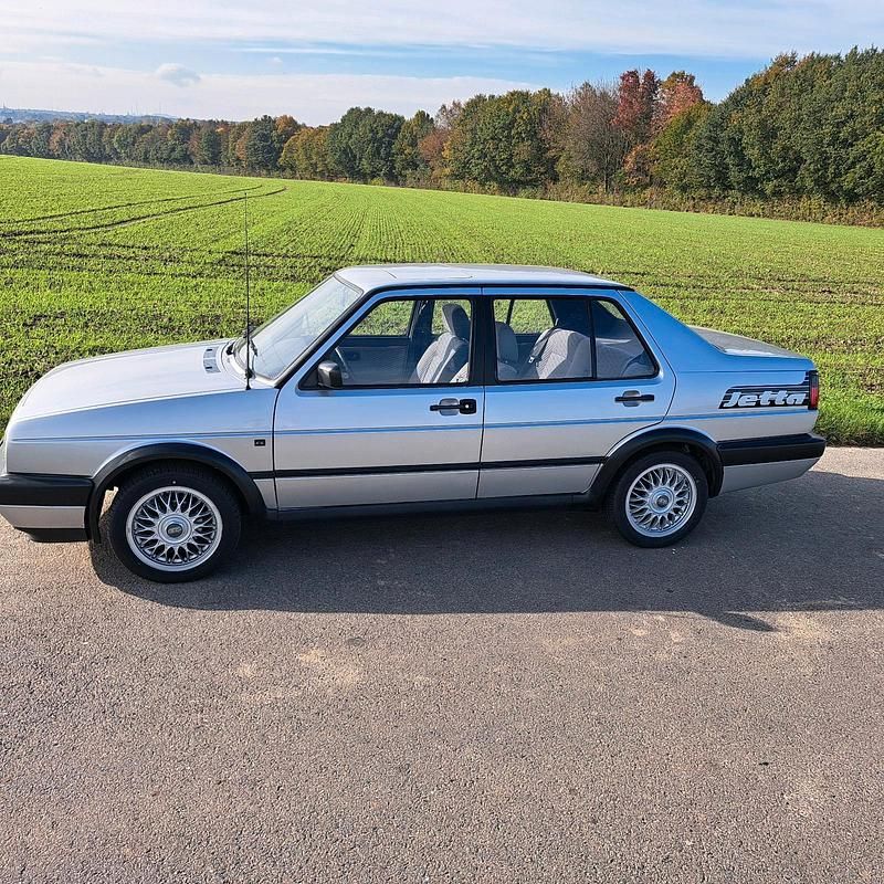 Brugt VW Jetta 70 HK (51 kW) 1991 Sølv Sedan