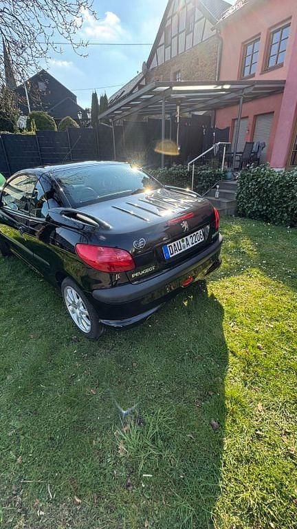 Gebraucht Peugeot 206 CC 136 PS (100 kW) 2001 Schwarz Cabrio