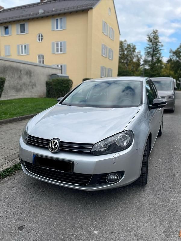 Grau Gebraucht 2012 VW Golf VI Limousine | 9.000 € (Teuer) - Bild 1/4
