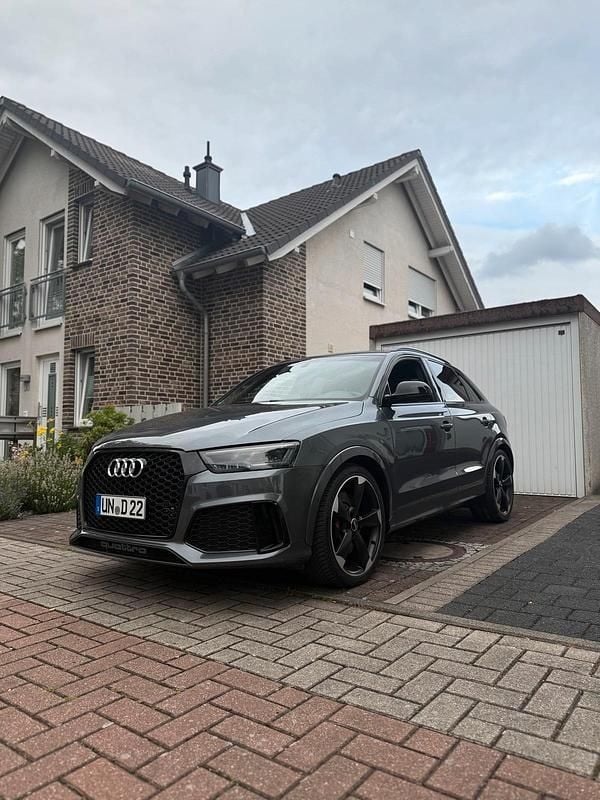 Grau Gebraucht 2015 Audi RS Q3 SUV | 24.490 € (Fairer Preis) - Bild 1/4