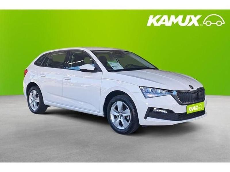 Gebraucht Skoda Scala Cool Plus 115 PS (84 kW) 2021 Weiß Kleinwagen
