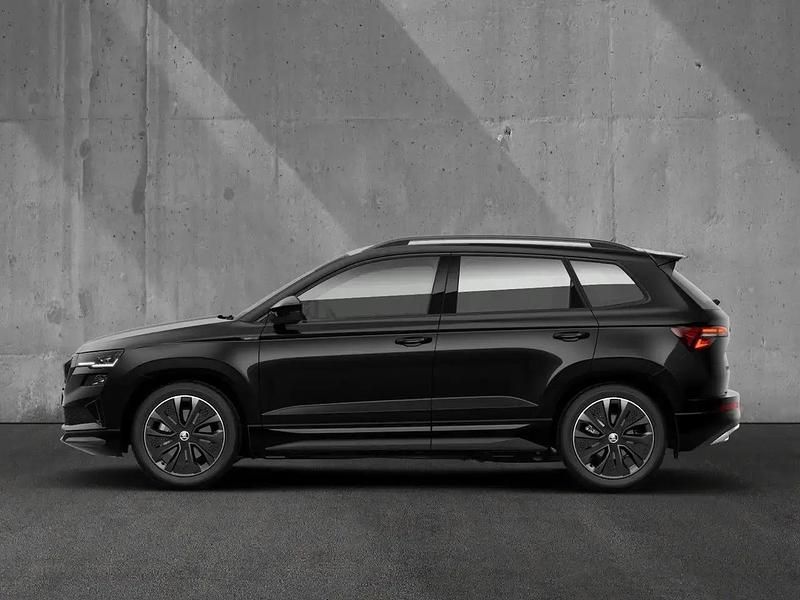 Neu Skoda Karoq SportLine 150 PS (110 kW) 2025 Schwarz SUV