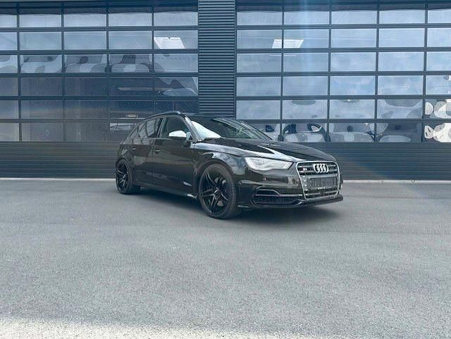 Schwarz Gebraucht 2014 Audi S3 Comfort Limousine | 22.900 € (Fairer Preis) - Bild 1/4