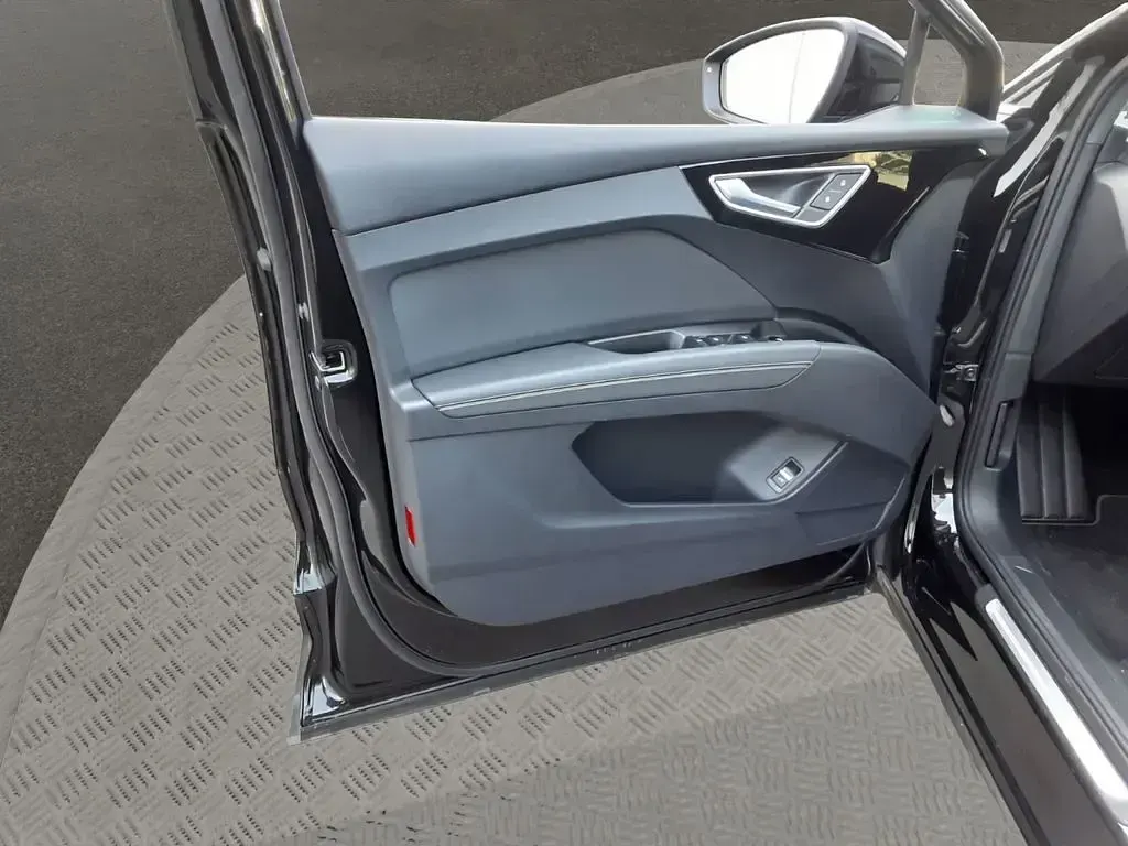 Gebraucht Audi Q4 Sportback e-tron Comfort 210 kW (286 PS) 2025 Schwarz SUV