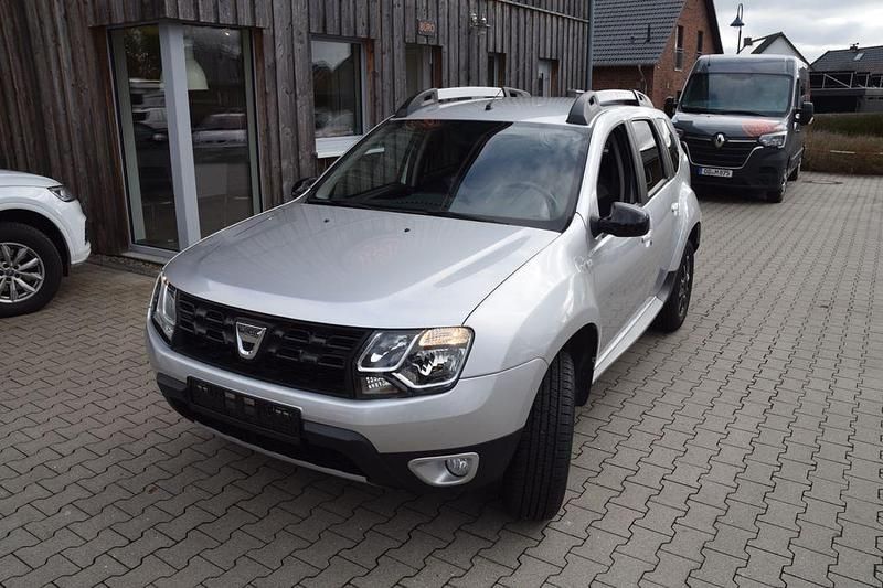 Gebraucht Dacia Duster Black Shadow 125 PS (91 kW) 2017 Silber SUV