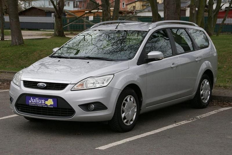 Gebraucht Ford Focus Style 101 PS (74 kW) 2009 Silber Limousine
