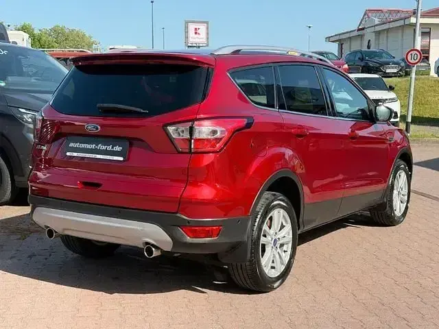 Gebraucht Ford Kuga Cool & Connect 150 PS (110 kW) 2019 Rot SUV