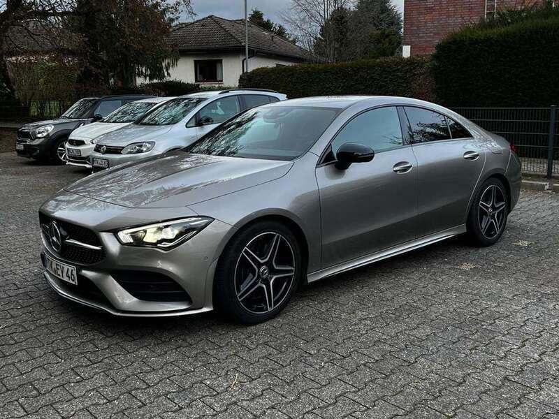 Silber Gebraucht 2019 Mercedes CLA220 Shooting Brake AMG line Kombi | 29.900 € - Bild 1/1
