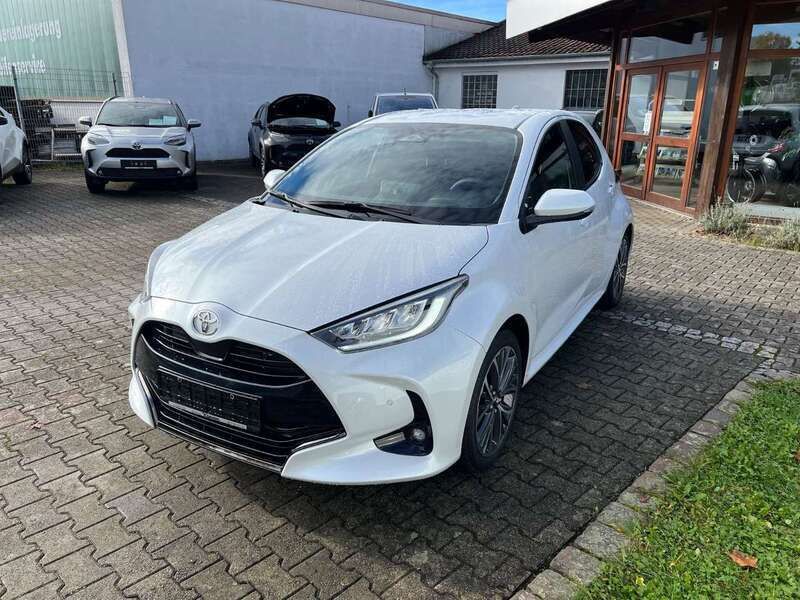 089 platinumweiß perleffekt Neu 2024 Toyota Yaris Hybrid Style Kleinwagen | 28.290 € (Guter Preis) - Bild 1/4