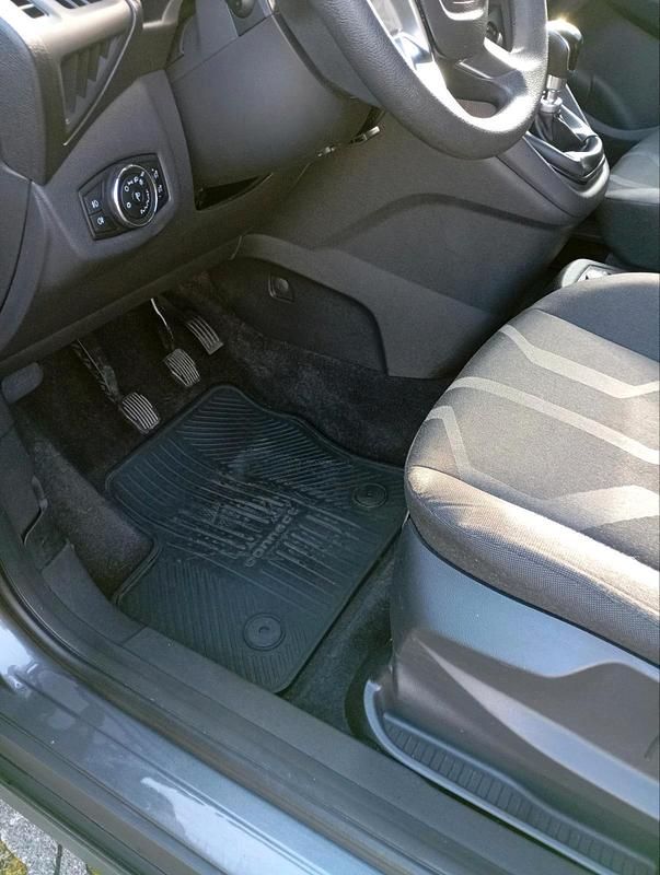 Gebraucht Ford Tourneo Connect 101 PS (74 kW) 2016 Grau Van / Kleinbus