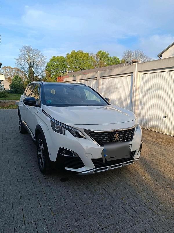 Weiß Gebraucht 2020 Peugeot 5008 Van / Kleinbus | 20.199 € (Superpreis) - Bild 1/4