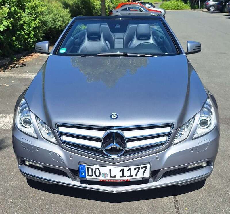 Grau Gebraucht 2011 Mercedes E350 Cabrio | 18.499 € (Fairer Preis) - Bild 1/4