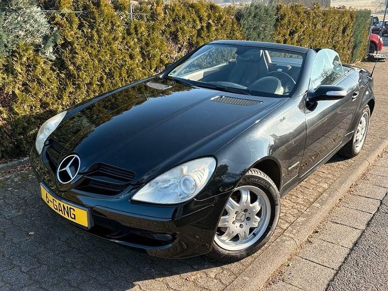 Schwarz Gebraucht 2007 Mercedes SLK200 Cabrio | 9.990 € (Fairer Preis) - Bild 1/4