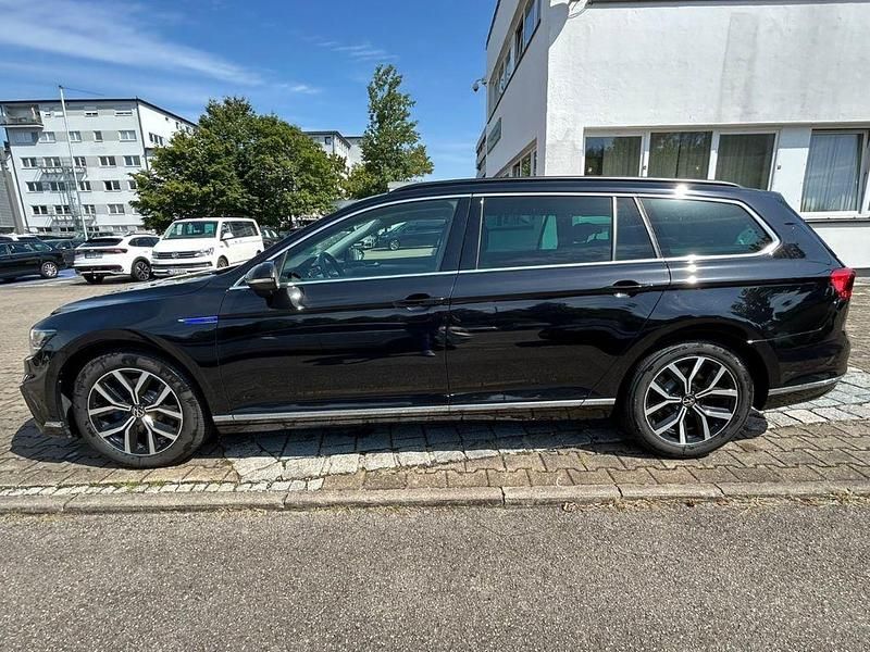 Gebraucht VW Passat GTE 156 PS (114 kW) 2022 Deep black perleffekt Kombi
