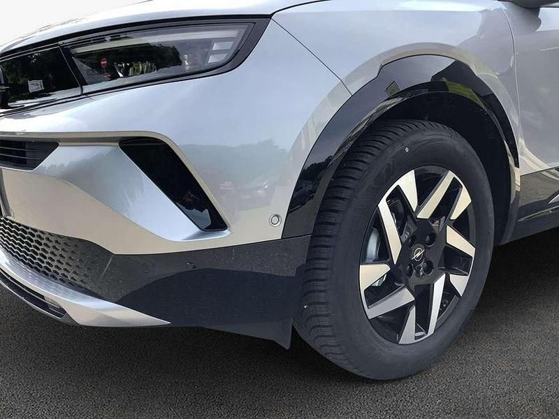 Neu Opel Mokka 131 PS (96 kW) 2025 Kontrast grau metallic SUV