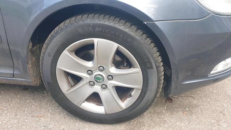 Gebraucht Skoda Octavia 105 PS (77 kW) 2010 Grau Kombi