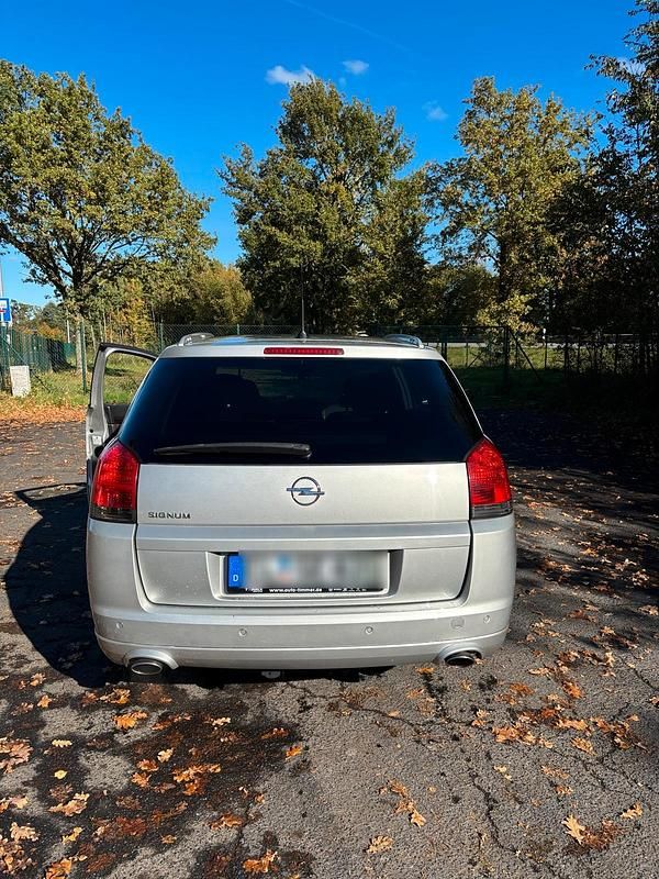 Silber Gebraucht 2005 Opel Signum Kombi | 3.200 € (Fairer Preis) - Bild 1/4