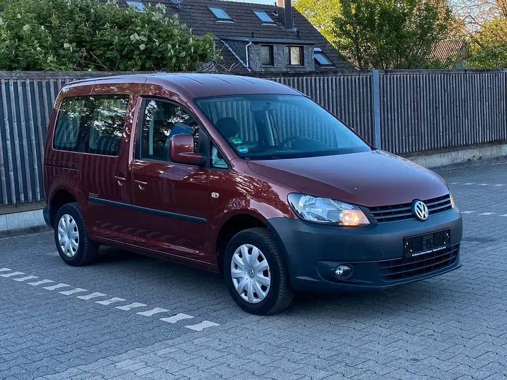 Gebraucht VW Caddy 105 PS (77 kW) 2011 Rot Van / Kleinbus