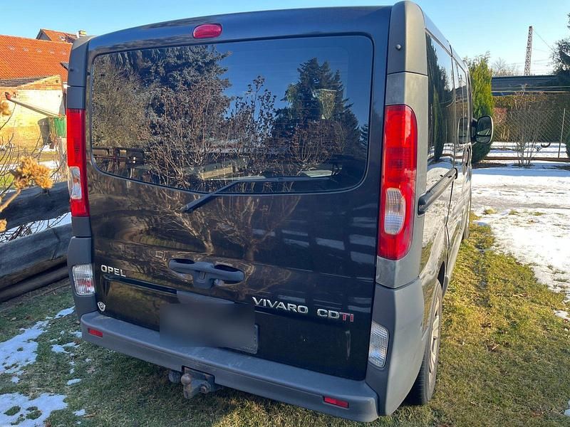 Gebraucht Opel Vivaro 114 PS (83 kW) 2008 Schwarz Van / Kleinbus