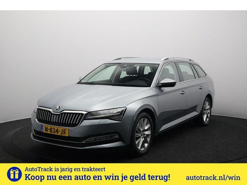 Grau Gebraucht 2021 Skoda Superb Business Line Kombi | 21.478 € (Superpreis) - Bild 1/4