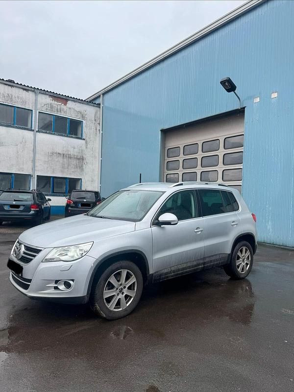 Gebraucht VW Tiguan 140 PS (102 kW) 2008 Silber SUV