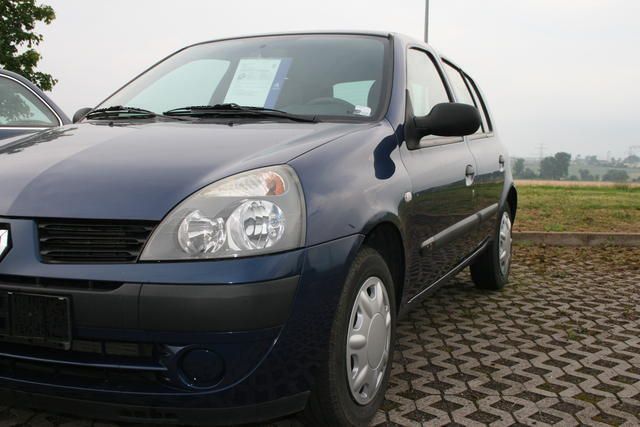 Gebraucht Renault Clio 58 PS (42 kW) 2004 Blau Kleinwagen