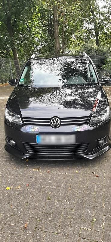 Schwarz Gebraucht 2014 VW Touran Van / Kleinbus | 13.500 € (Teuer) - Bild 1/4
