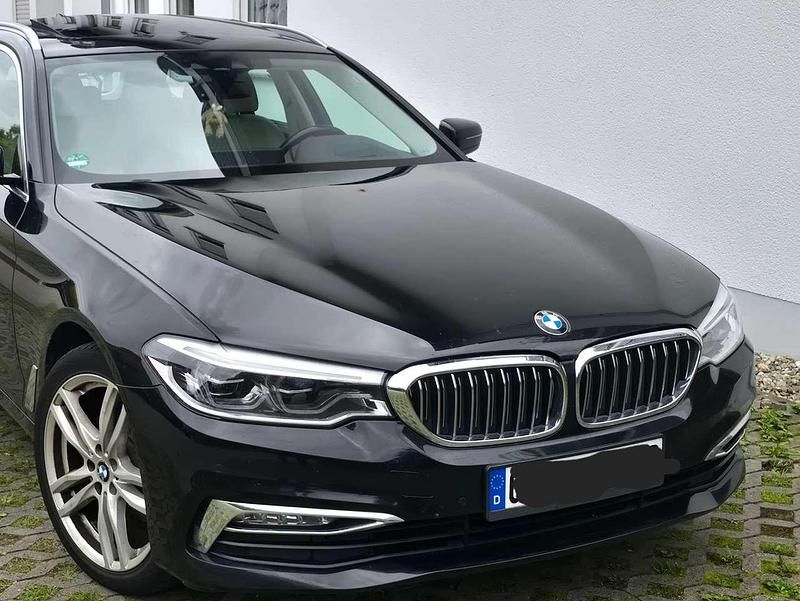 Schwarz Gebraucht 2017 BMW 520 Luxury Line Kombi | 21.000 € (Fairer Preis) - Bild 1/4