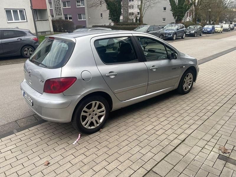 Gebraucht Peugeot 307 109 PS (80 kW) 2005 Silber Limousine