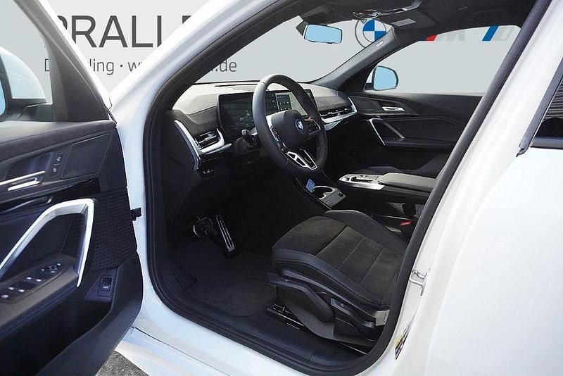 Neu BMW iX2 M Sport 150 kW (204 PS) 2026 Alpinweiss iii SUV