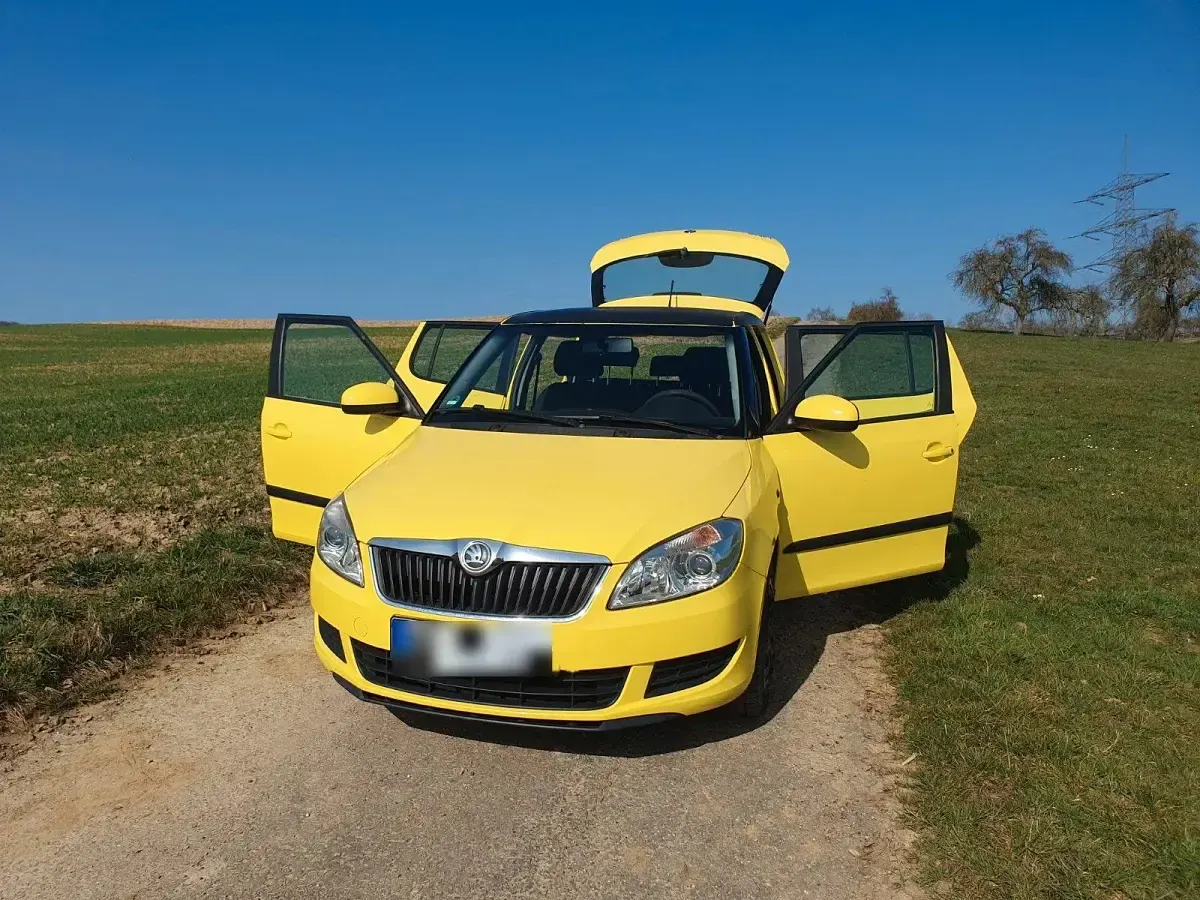 Gebraucht Skoda Fabia Ambition 75 PS (55 kW) 2013 Gelb Kleinwagen
