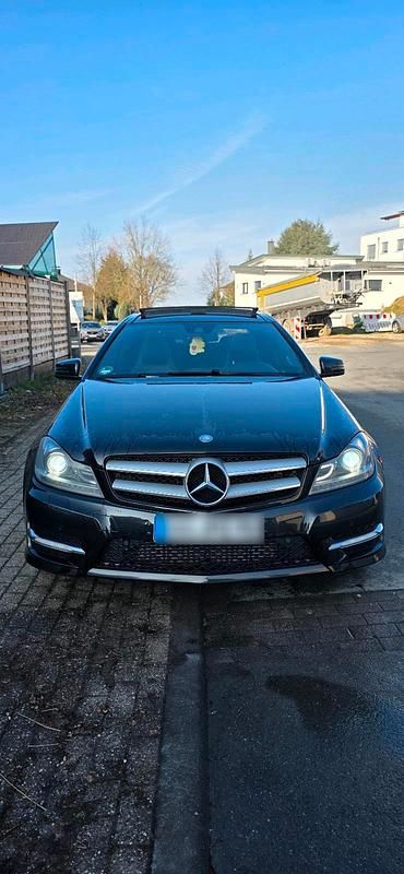 Gebraucht Mercedes 250 204 PS (150 kW) 2011 Schwarz Coupé