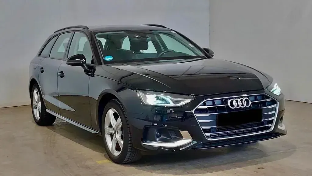 Gebraucht Audi A4 Advanced Plus 150 PS (110 kW) 2023 Schwarz Kombi