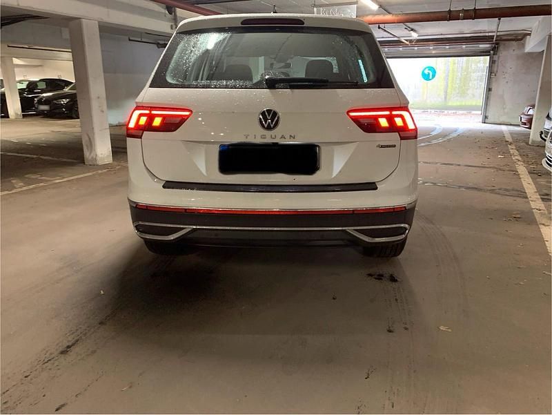 Gebraucht VW Tiguan Elegance 200 PS (147 kW) 2022 Weiß SUV