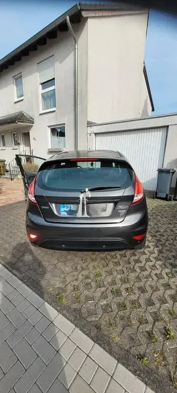 Gebraucht Ford Fiesta Trend 101 PS (74 kW) 2017 Schwarz Kleinwagen