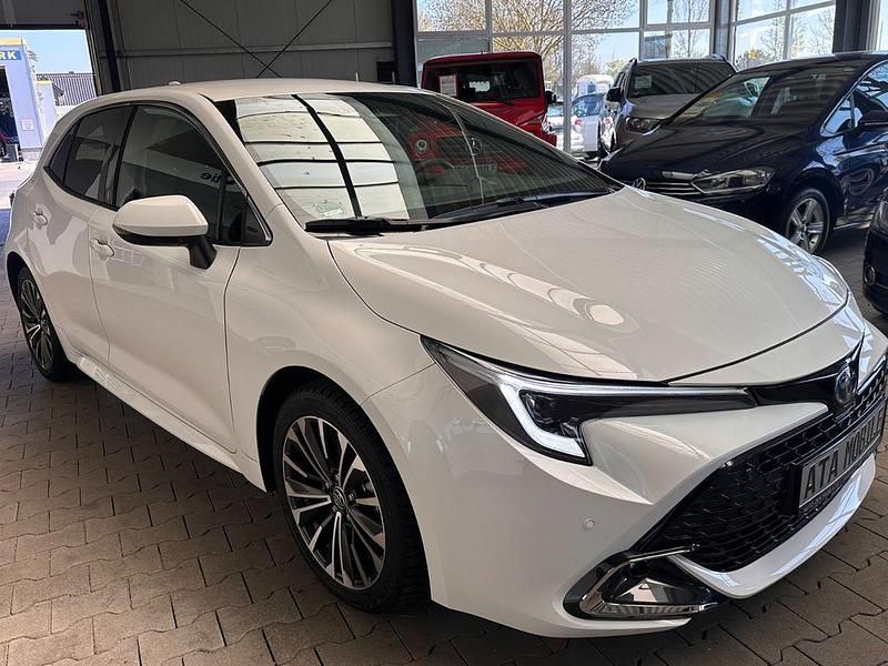 Gebraucht Toyota Corolla Hybrid Team 98 PS (72 kW) 2024 Schneeweiß Limousine