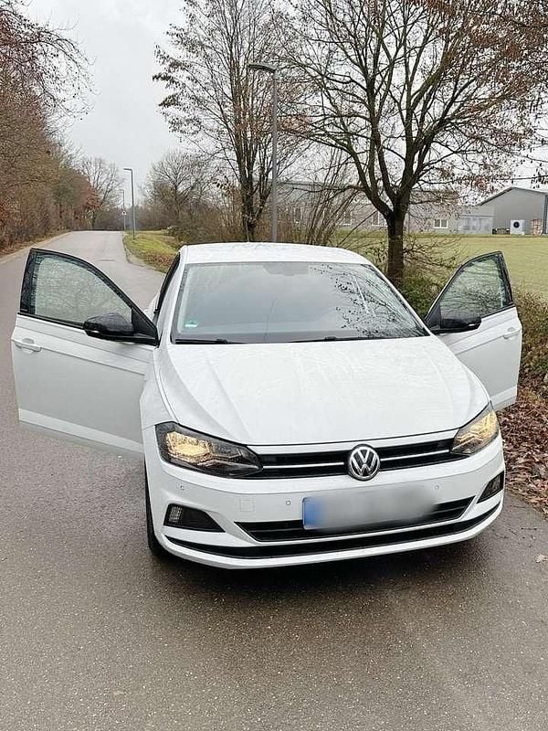 Weiß Gebraucht 2019 VW Polo IQ Drive Kleinwagen | 12.000 € (Guter Preis) - Bild 1/4