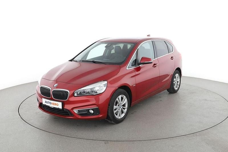 Rot Gebraucht 2017 BMW 218 Active Tourer Luxury Line Van / Kleinbus | 17.790 € (Fairer Preis) - Bild 1/3