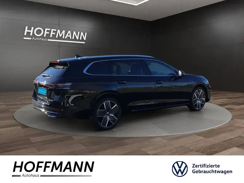 Gebraucht VW Passat Elegance 177 PS (130 kW) 2026 Schwarz Kombi