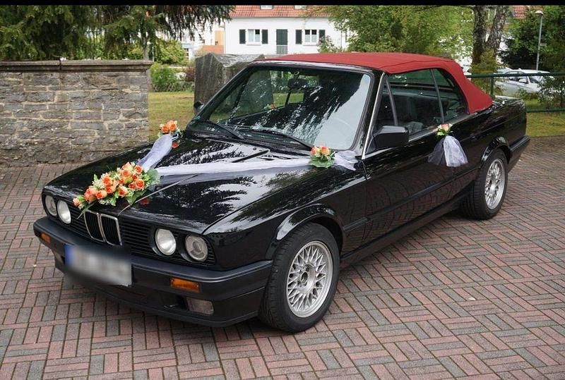 Schwarz Gebraucht 1991 BMW 318 Cabriolet Cabrio | 9.995 € - Bild 1/4