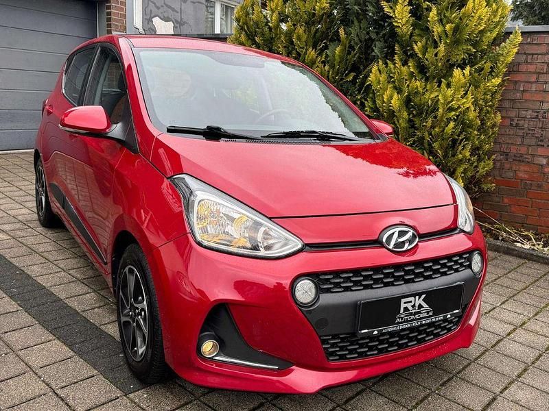 Gebraucht Hyundai i10 87 PS (63 kW) 2018 Rot Kleinwagen