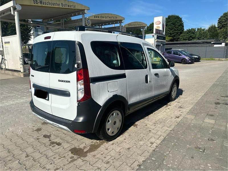 Gebraucht Dacia Dokker Stepway 116 PS (85 kW) 2018 Weiß Van / Kleinbus