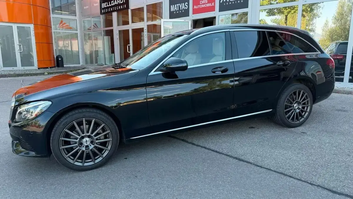Gebraucht Mercedes C220 170 PS (125 kW) 2017 Obsidianschwarz Kombi